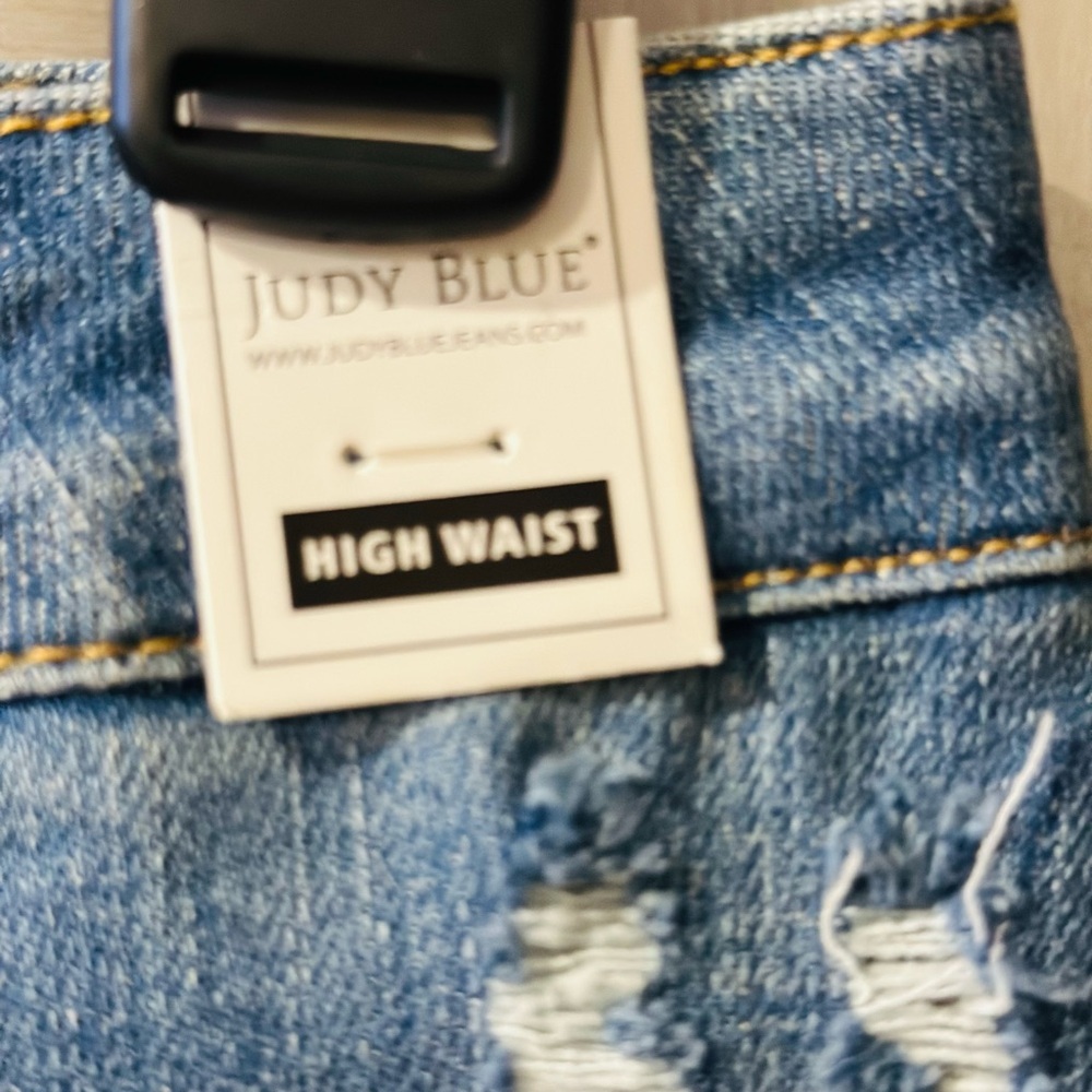 NWT Judy Blue Blue Denim Shorts with Leopard Details - Picture 3 of 7